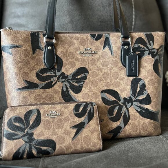 Coach Bow Collection - Gallery Tote + Large Zip Wallet Combo,All Products : American Fashion Style Bags On Sale